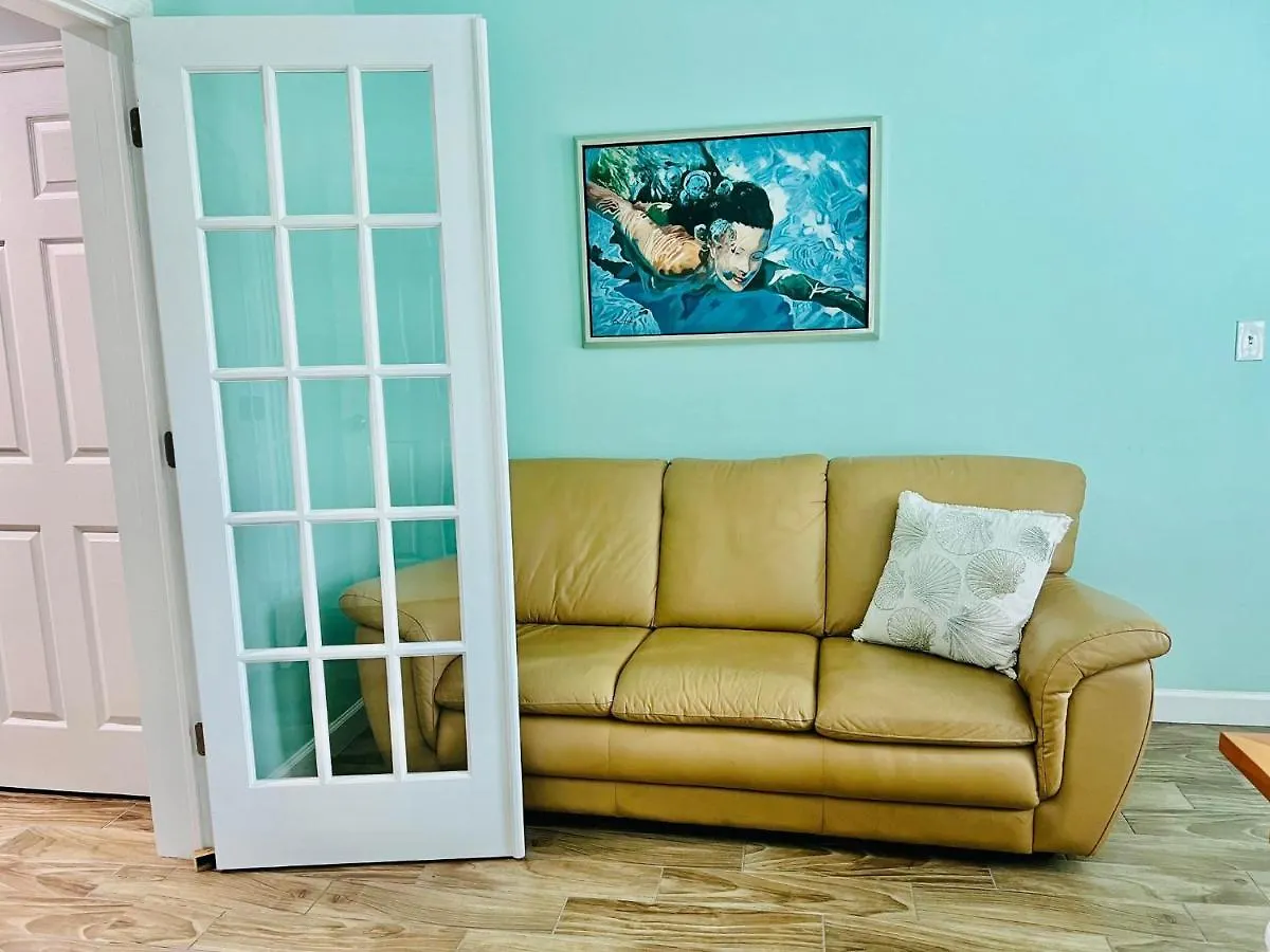 Cute House Near Downtown בית נופש *