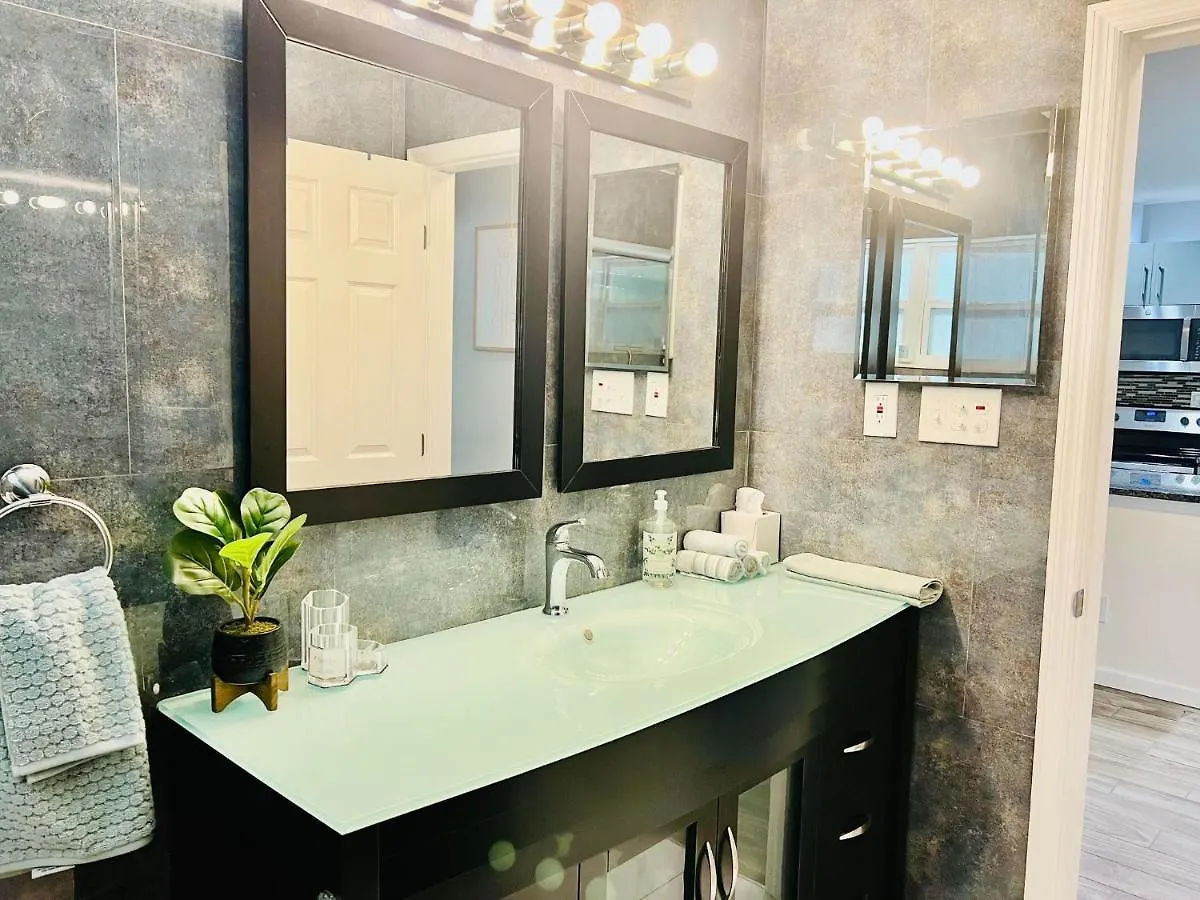 Cute House Near Downtown בית נופש *