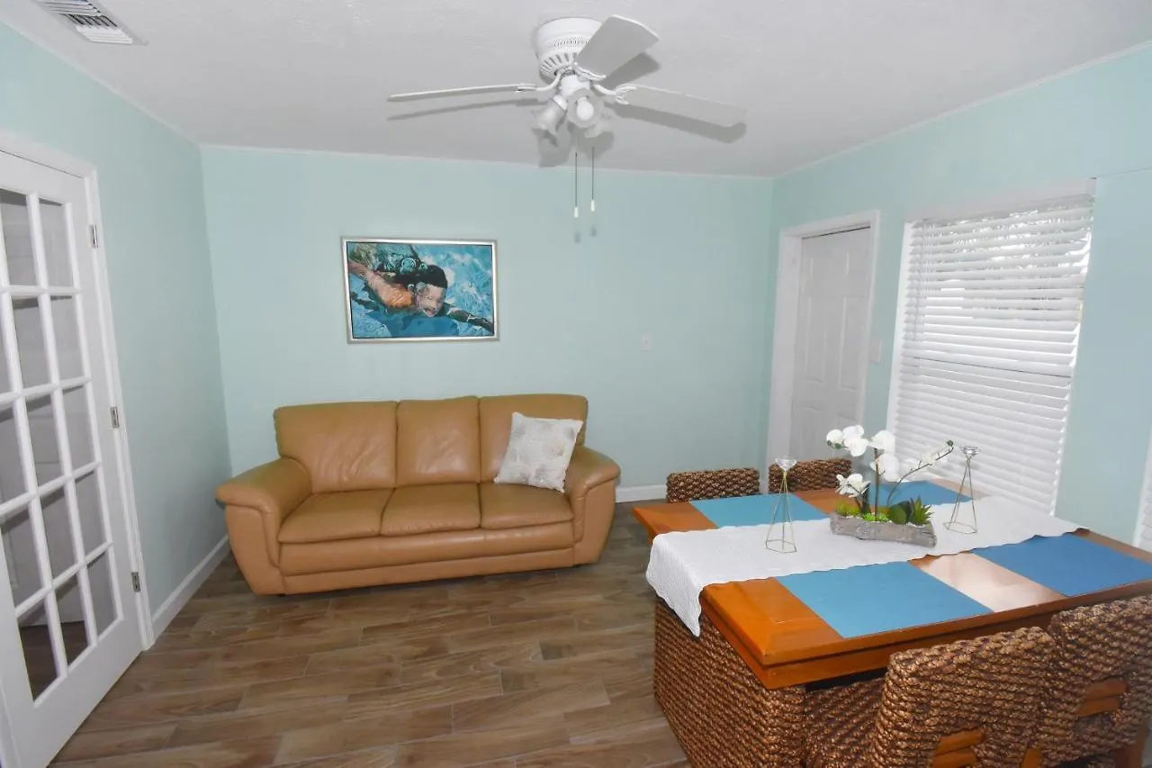בית נופש Cute House Near Downtown סרסוטה