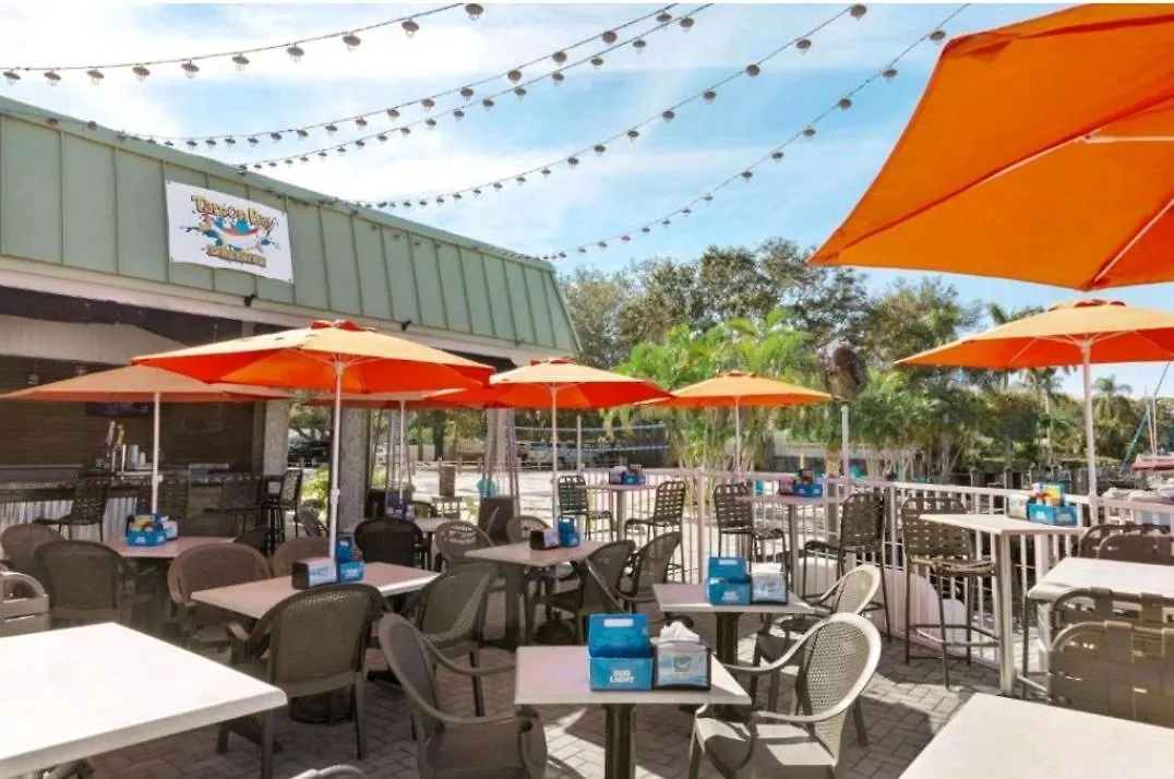 Aparthotel New Listing Cay Close To Beaches, Airport, Stores Sarasota