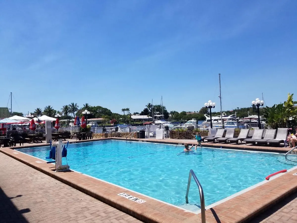Aparthotel New Listing Cay Close To Beaches, Airport, Stores Sarasota