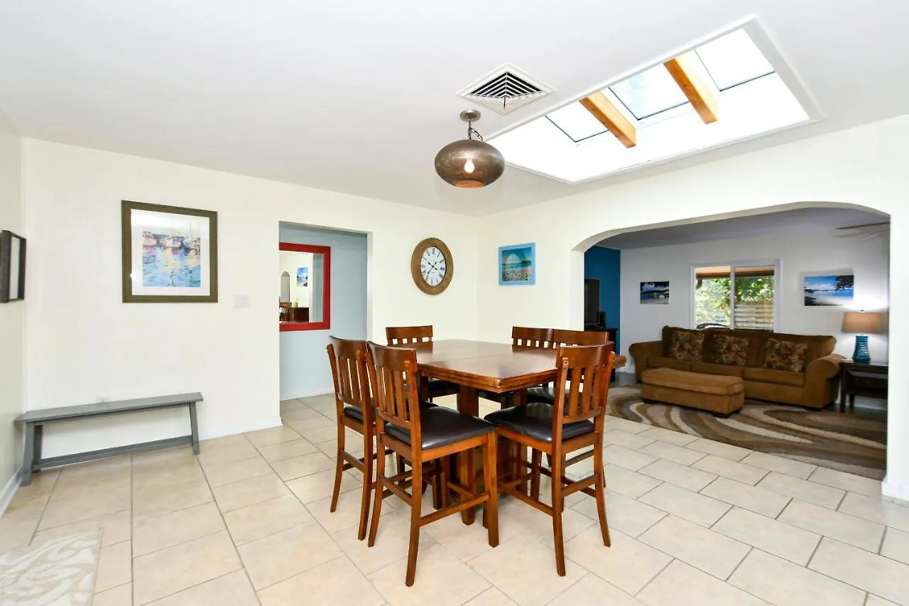 Heated Pool - Very Close To Siesta Beach, Restaurants & Shops! *