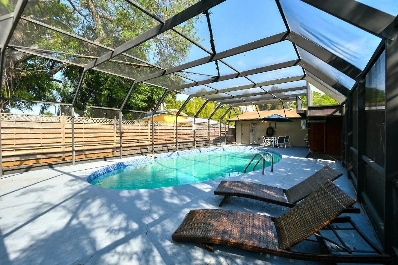 Holiday home Heated Pool - Very Close To Siesta Beach, Restaurants & Shops! Sarasota