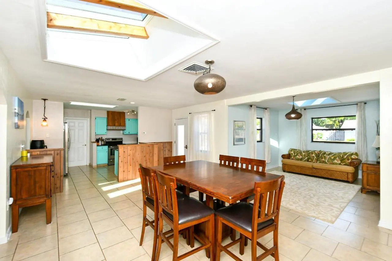Holiday home Heated Pool - Very Close To Siesta Beach, Restaurants & Shops! Sarasota