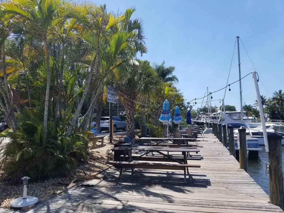 Aparthotel New Listing Cay Close To Beaches, Airport, Stores Sarasota