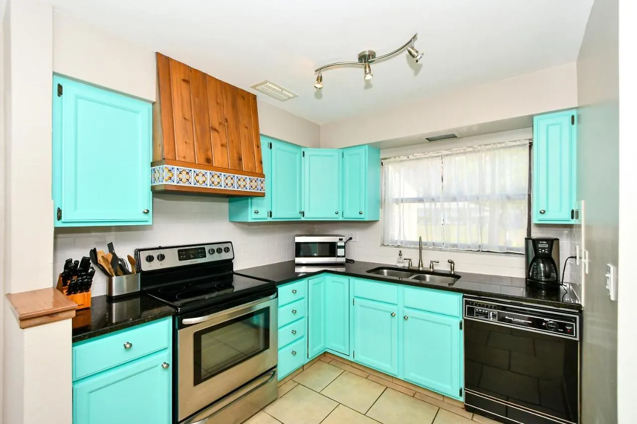 Heated Pool - Very Close To Siesta Beach, Restaurants & Shops! Holiday home Sarasota