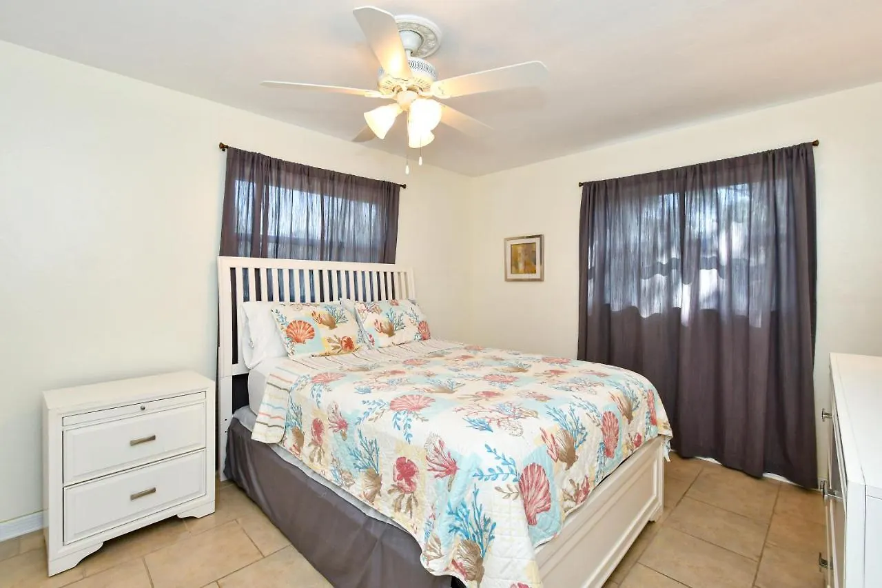 Heated Pool - Very Close To Siesta Beach, Restaurants & Shops! Holiday home Sarasota