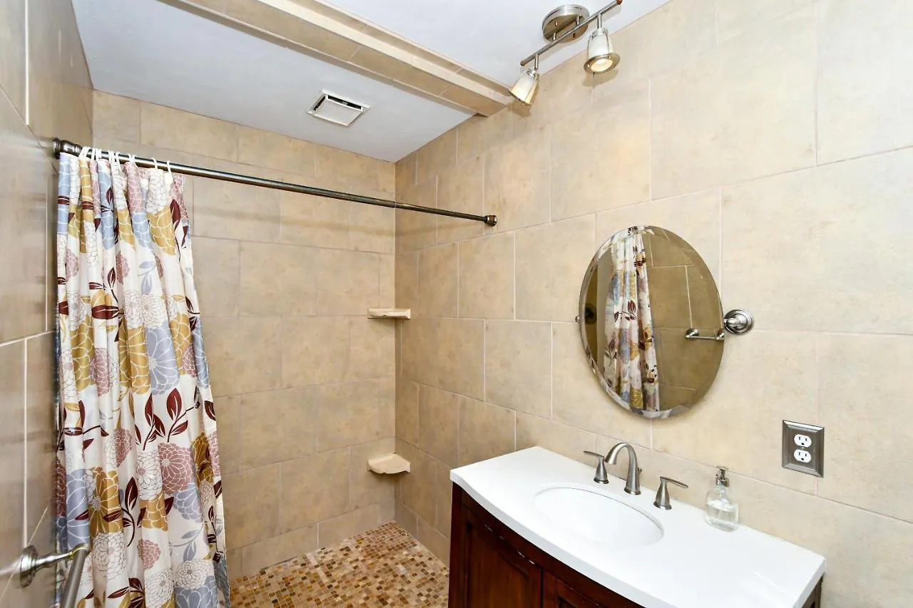 Holiday home Heated Pool - Very Close To Siesta Beach, Restaurants & Shops!