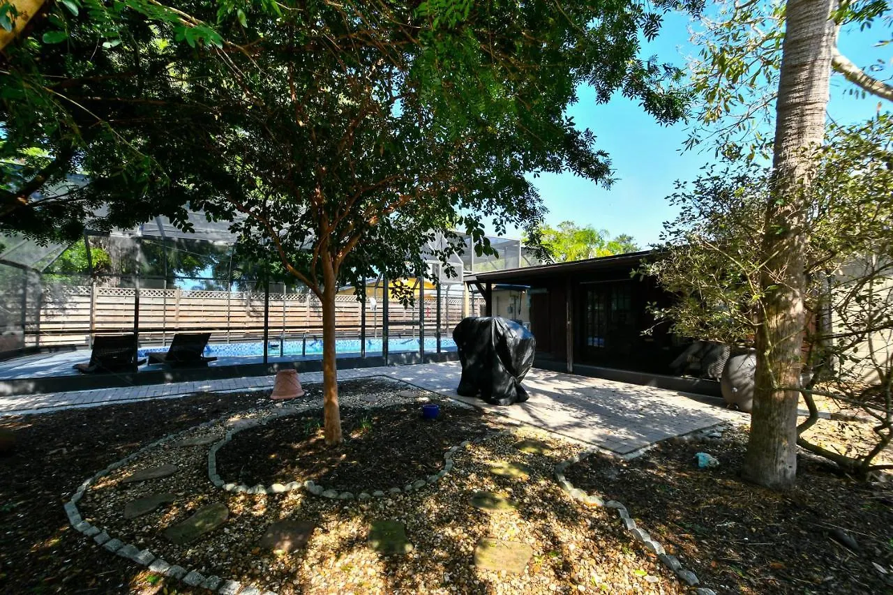 Heated Pool - Very Close To Siesta Beach, Restaurants & Shops! Holiday home