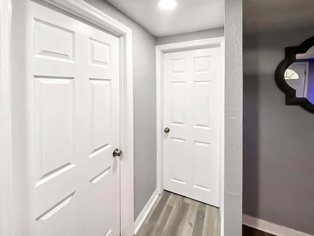 Modern, Spacious, Comfy, Queen Beds, Backyard Feriehus *