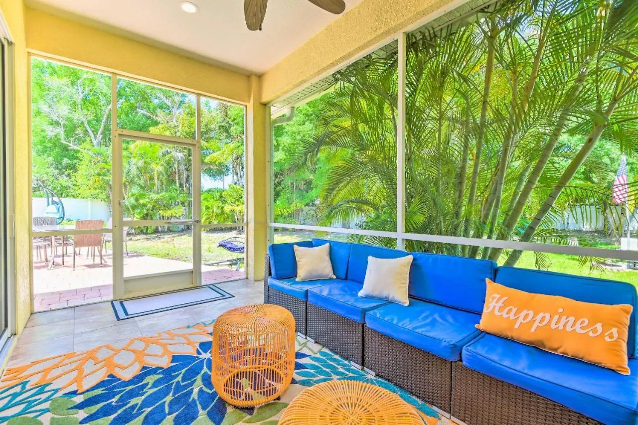 Holiday home Sun-soaked Oasis With Pool And Hot Tub! *