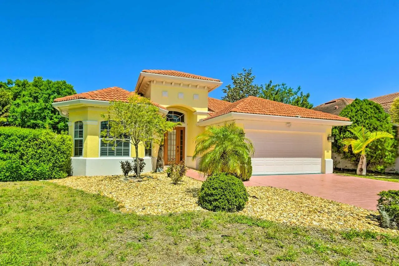 Sun-soaked Oasis With Pool And Hot Tub! Holiday home *