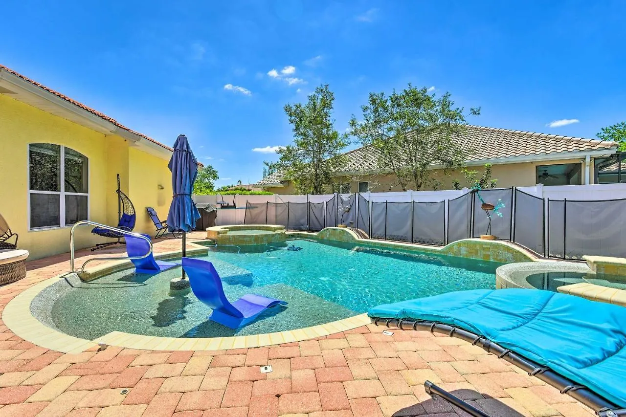 Sun-soaked Oasis With Pool And Hot Tub! Holiday home Sarasota