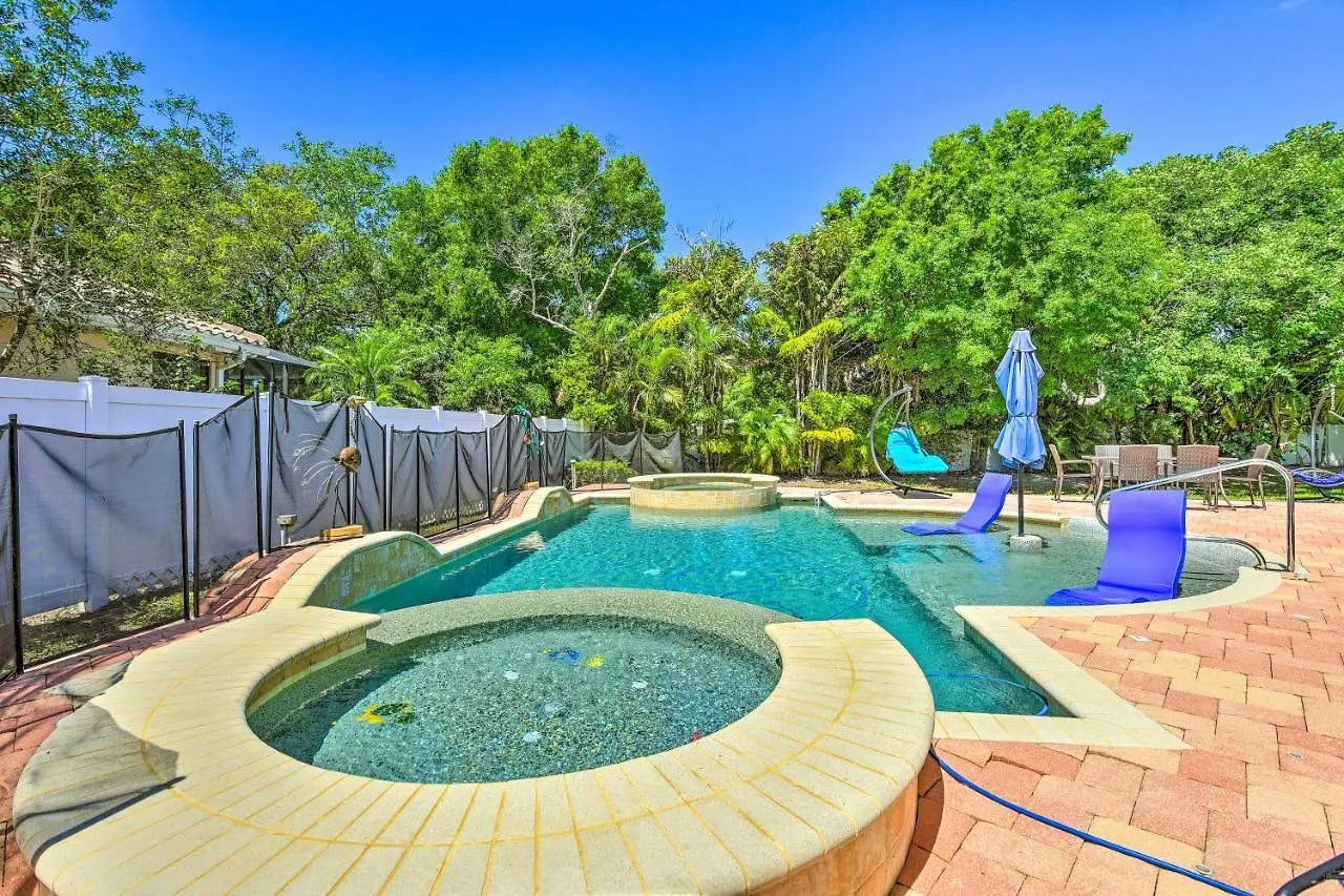 Sun-soaked Oasis With Pool And Hot Tub! Sarasota