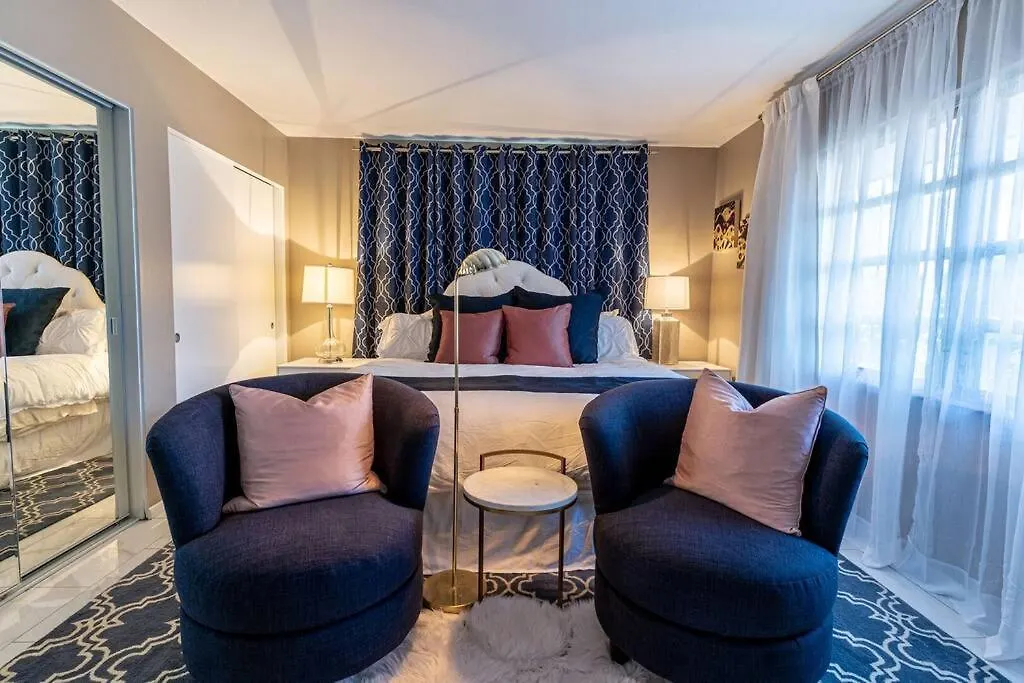Apartment Cosmopolitan Suite, Centrally Located To Downtown And The Beach. *