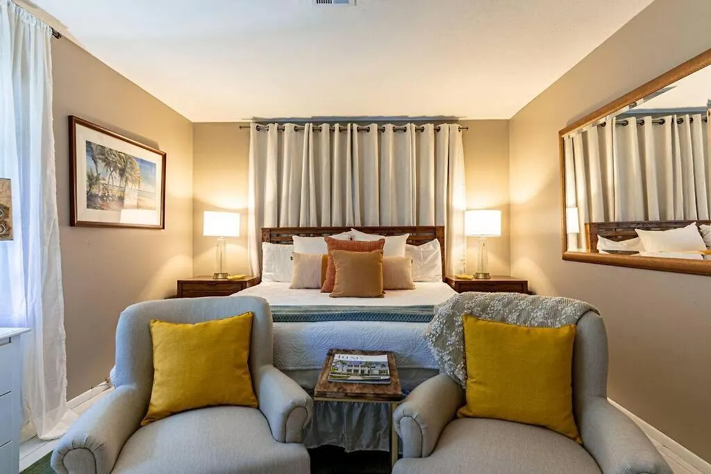 Cosmopolitan Suite, Centrally Located To Downtown And The Beach. Sarasota