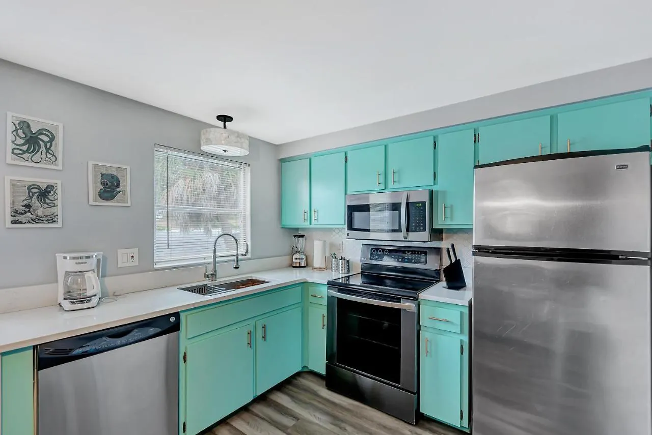 Mermaid House With Pool Jacuzzi Steps To Siesta Key Holiday home Sarasota