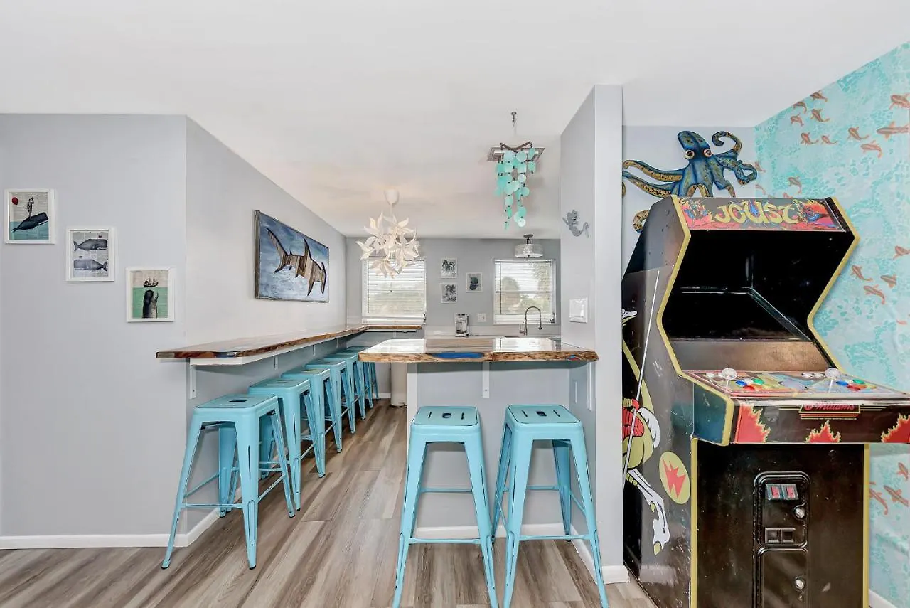 Mermaid House With Pool Jacuzzi Steps To Siesta Key Holiday home *