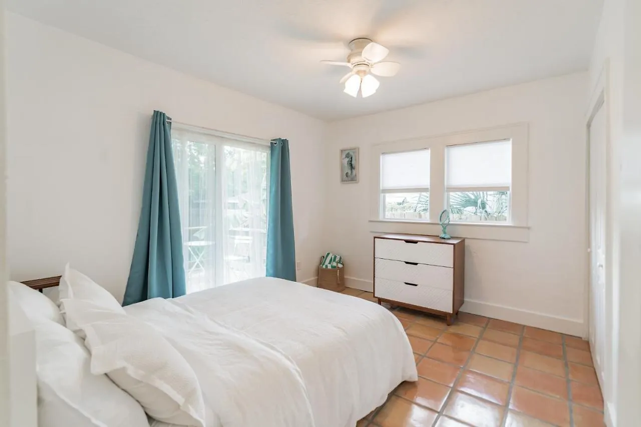 Sarasota, Fl - Bright & Breezy Coastal Vibes - 10 Mins To White Beaches Holiday home *