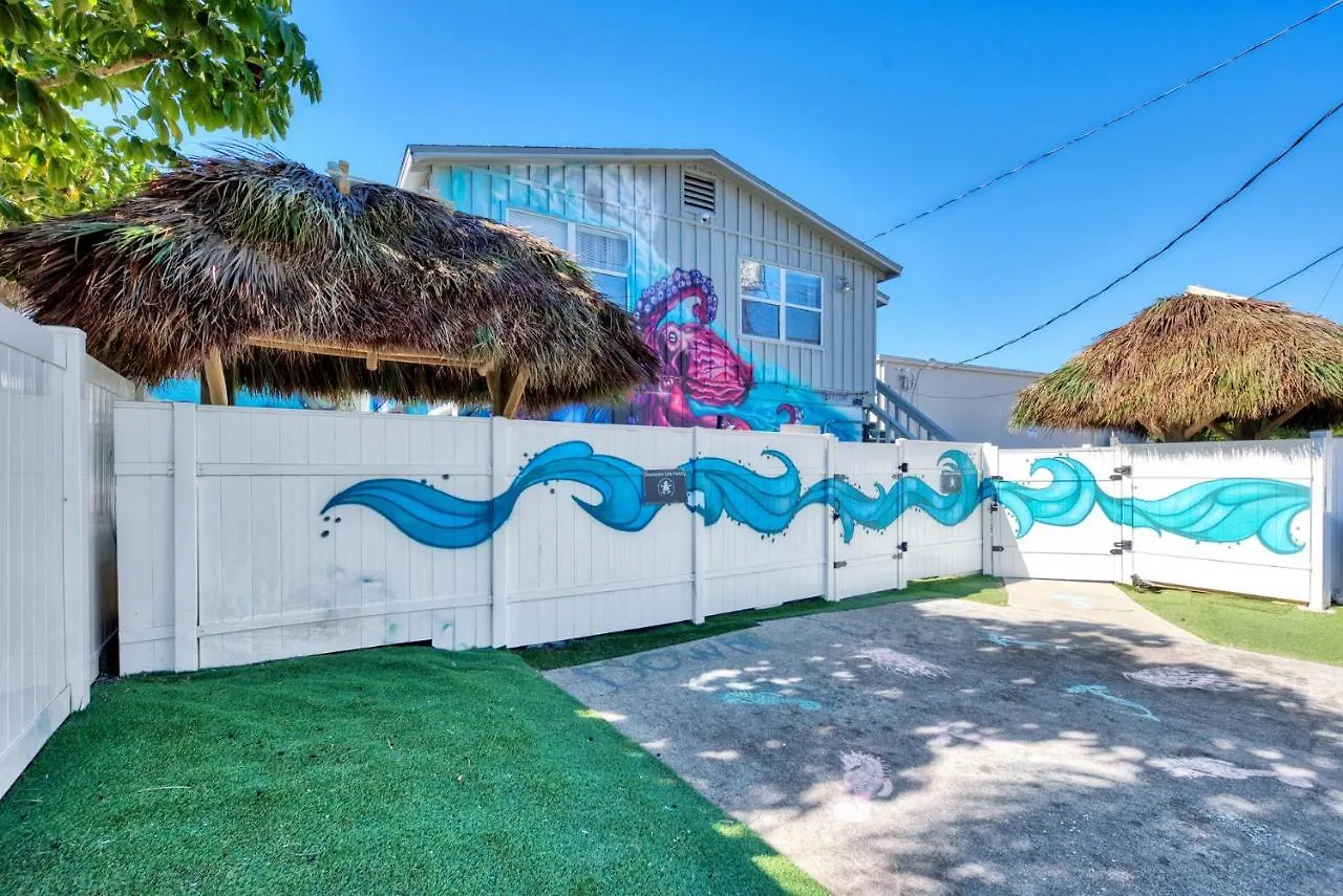 Holiday home Mermaid House With Pool Jacuzzi Steps To Siesta Key *