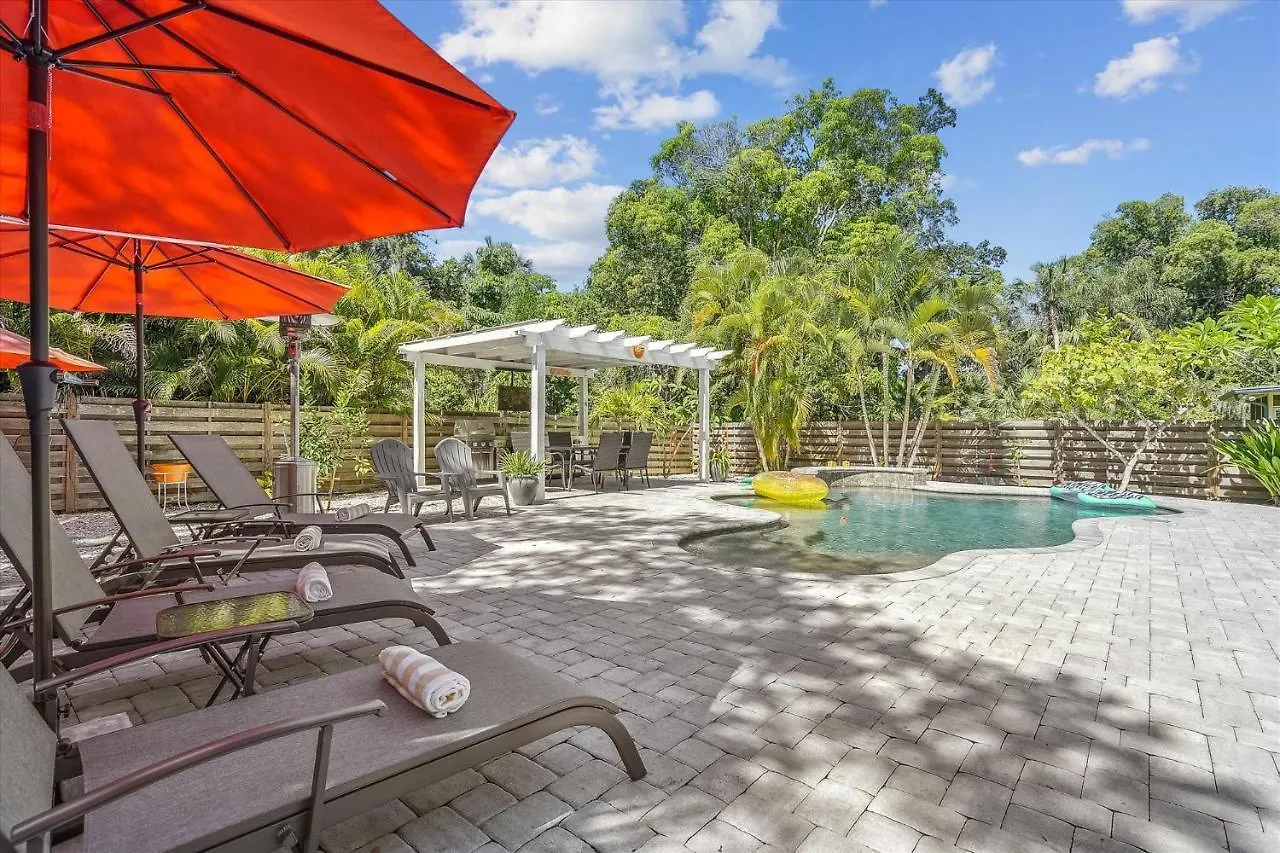 Sapphire Shores - W/ Heated Pool And Backyard Oasis *