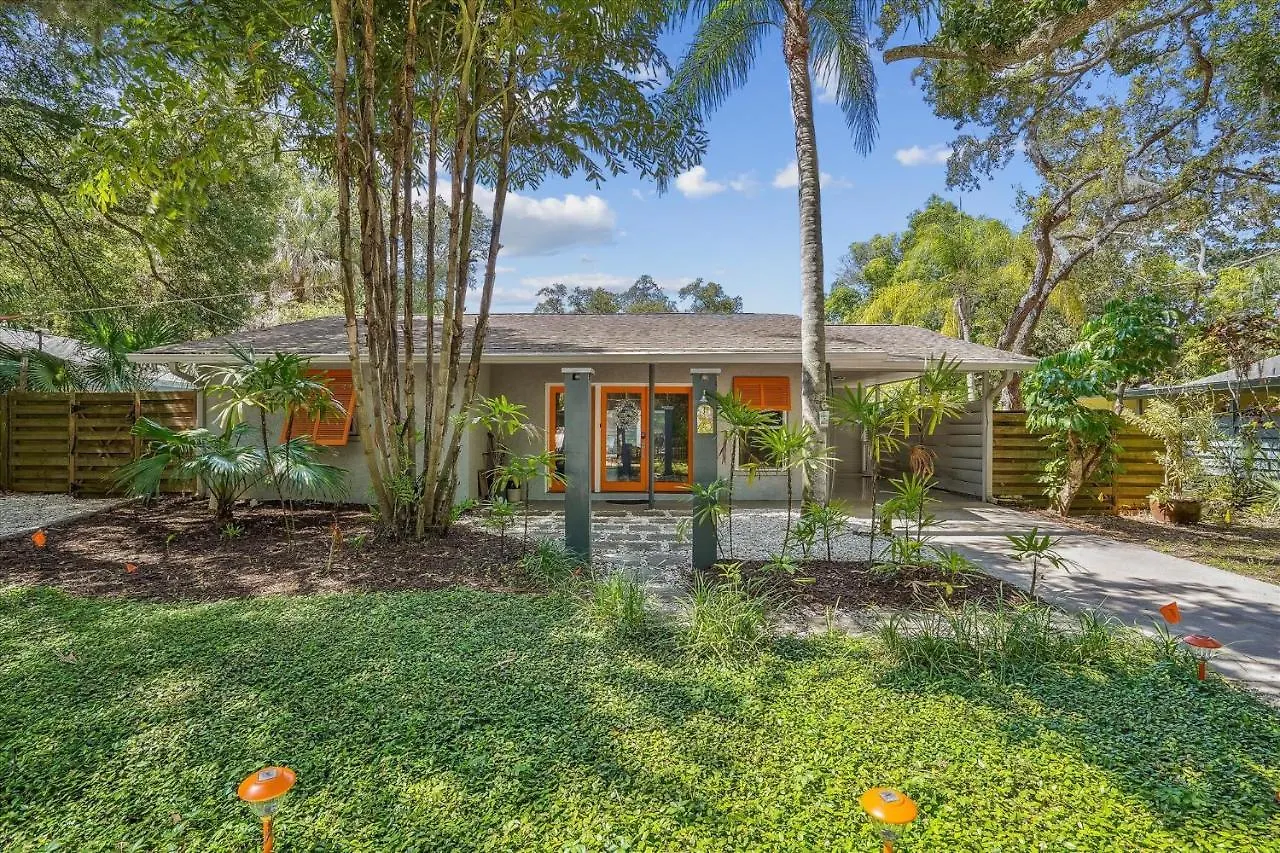 Sapphire Shores - W/ Heated Pool And Backyard Oasis *