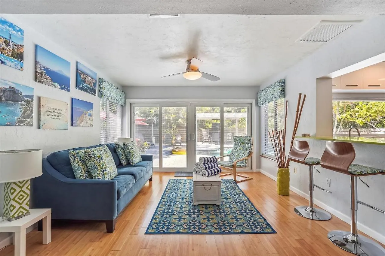 Sapphire Shores - W/ Heated Pool And Backyard Oasis Holiday home