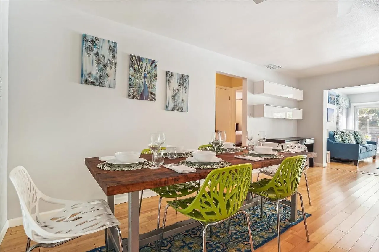 Sapphire Shores - W/ Heated Pool And Backyard Oasis