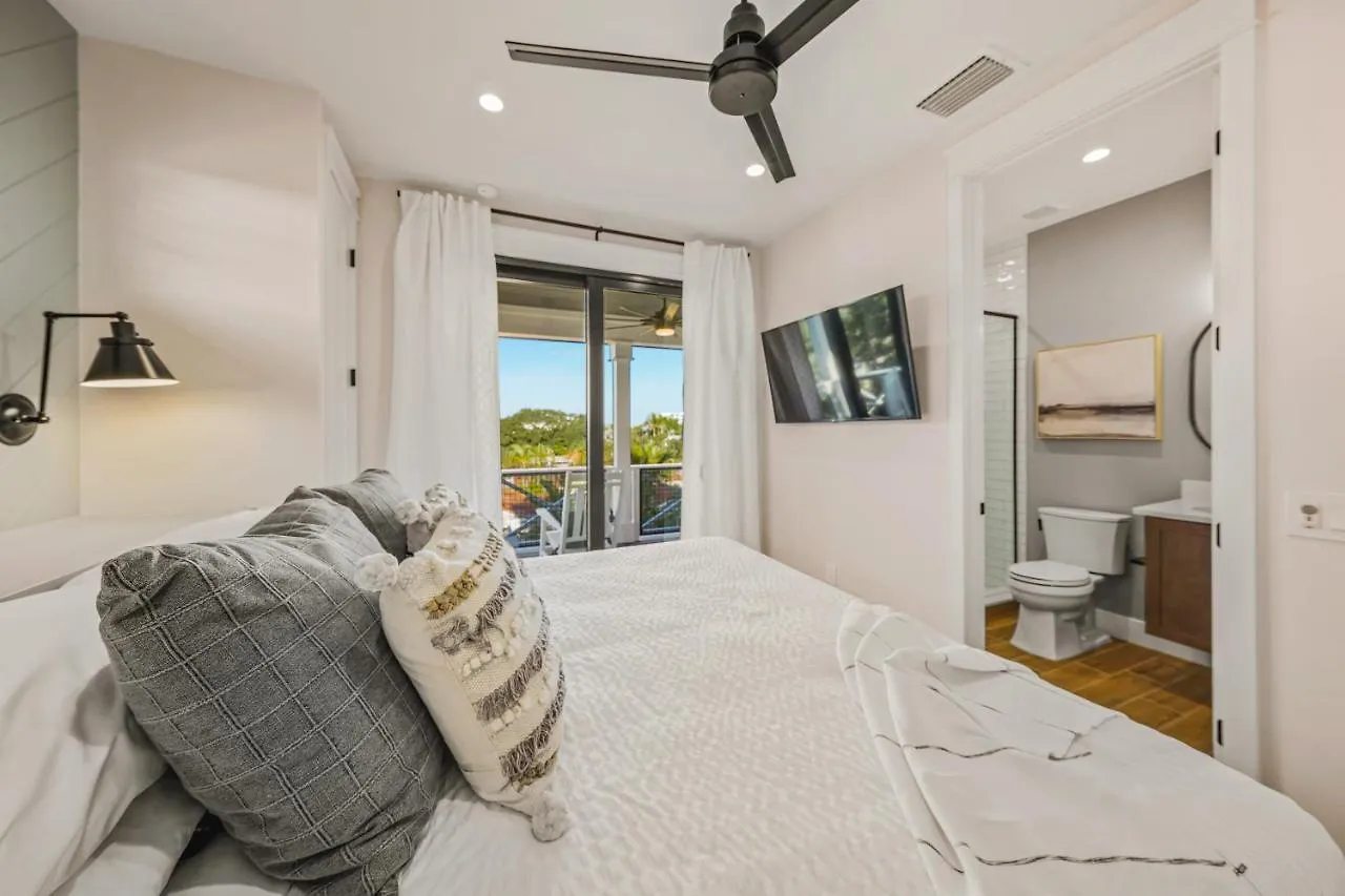 Crescent House Sarasota