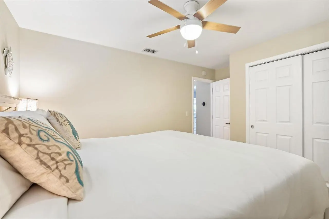 Sapphire Shores - W/ Heated Pool And Backyard Oasis *