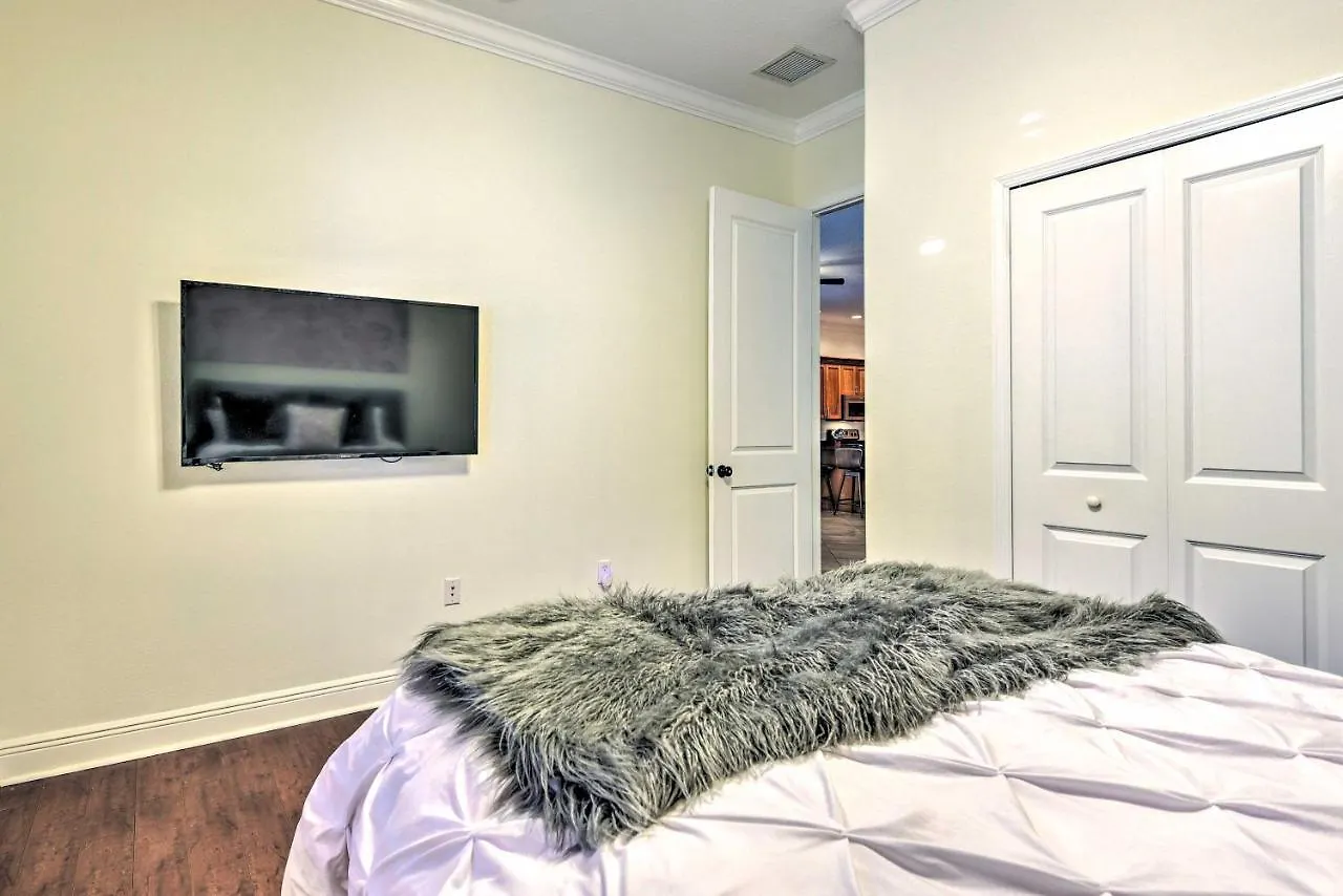 Holiday home Sunny Abode With Yard About 1 Mi To Dtwn! Sarasota