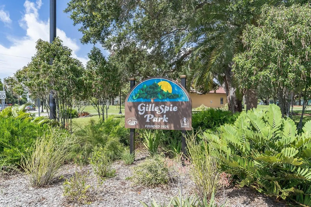 Downtown Single Family Modern Close To Beaches And Dining * Sarasota