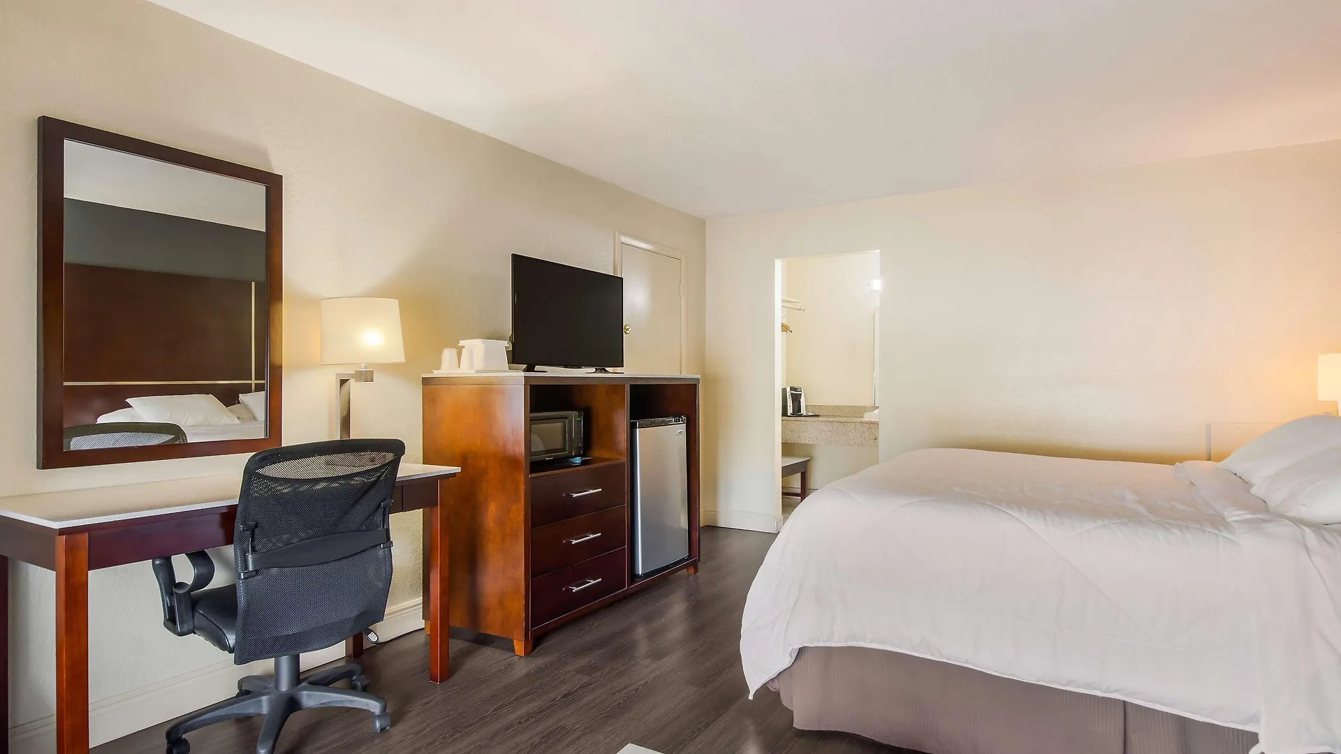Surestay By Western Lido