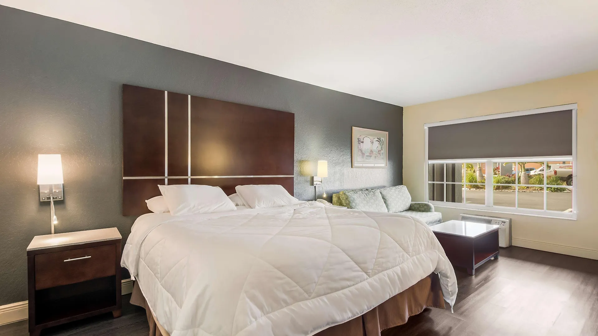 Surestay By Western Lido Hotel 2*