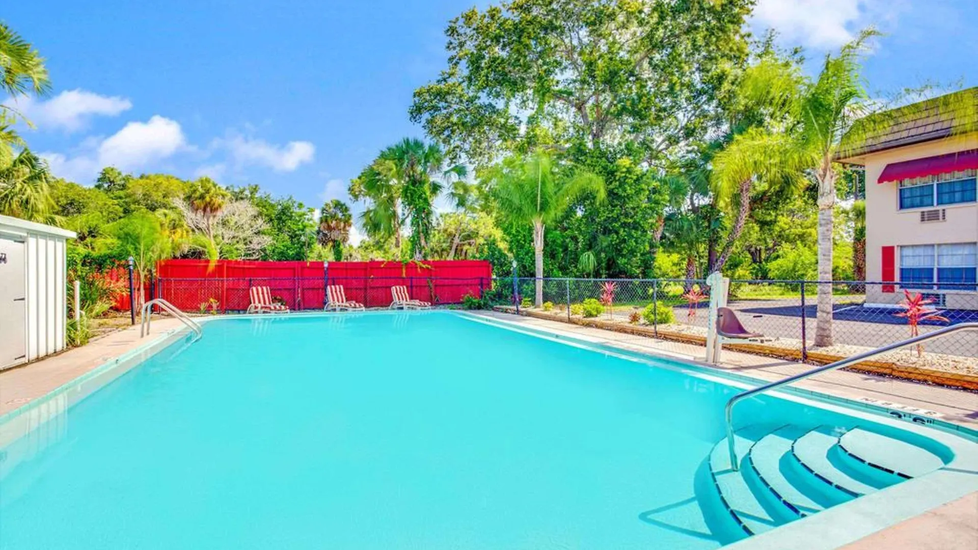 Surestay By Western Lido