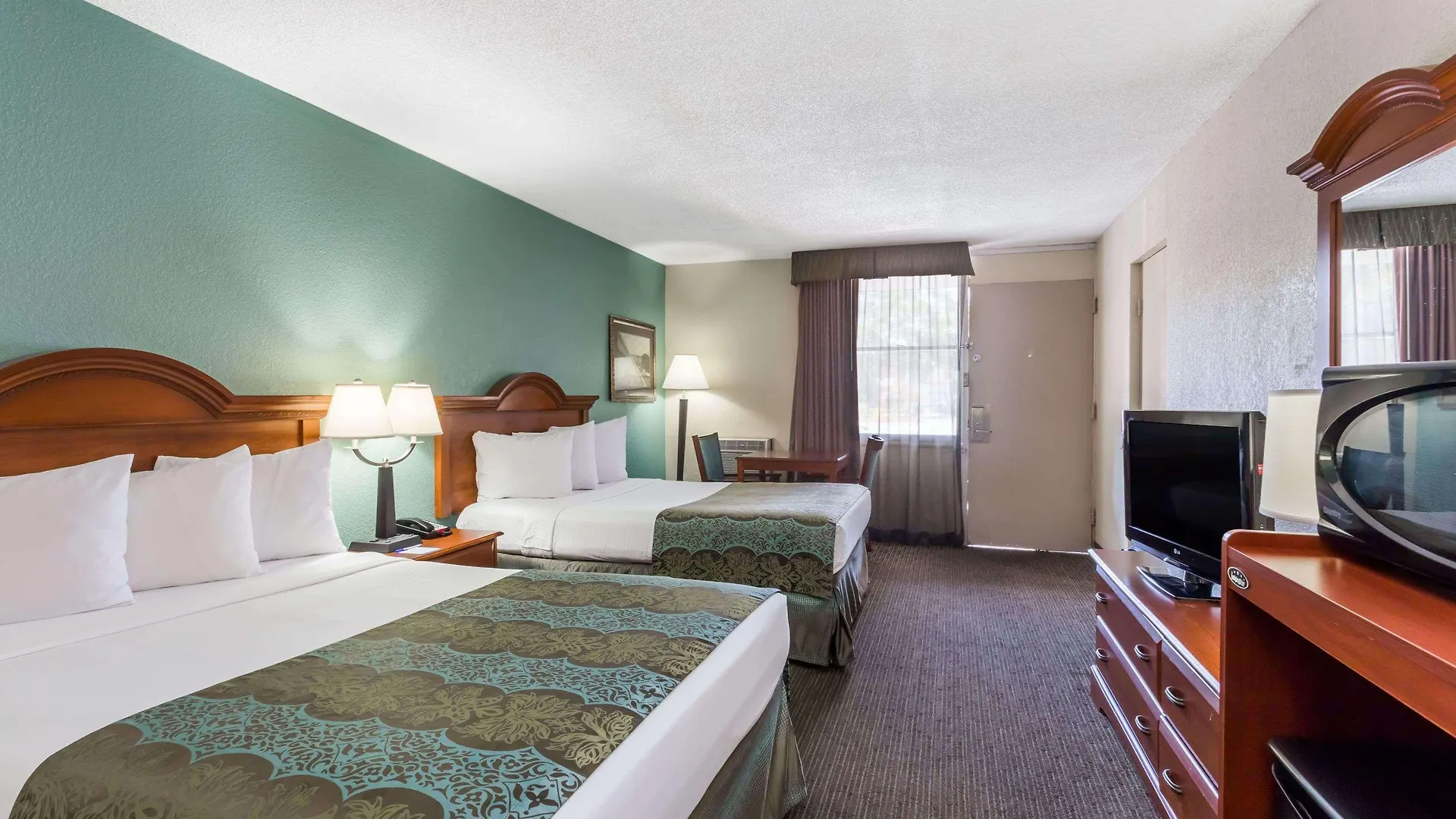 Baymont By Wyndham Hotel