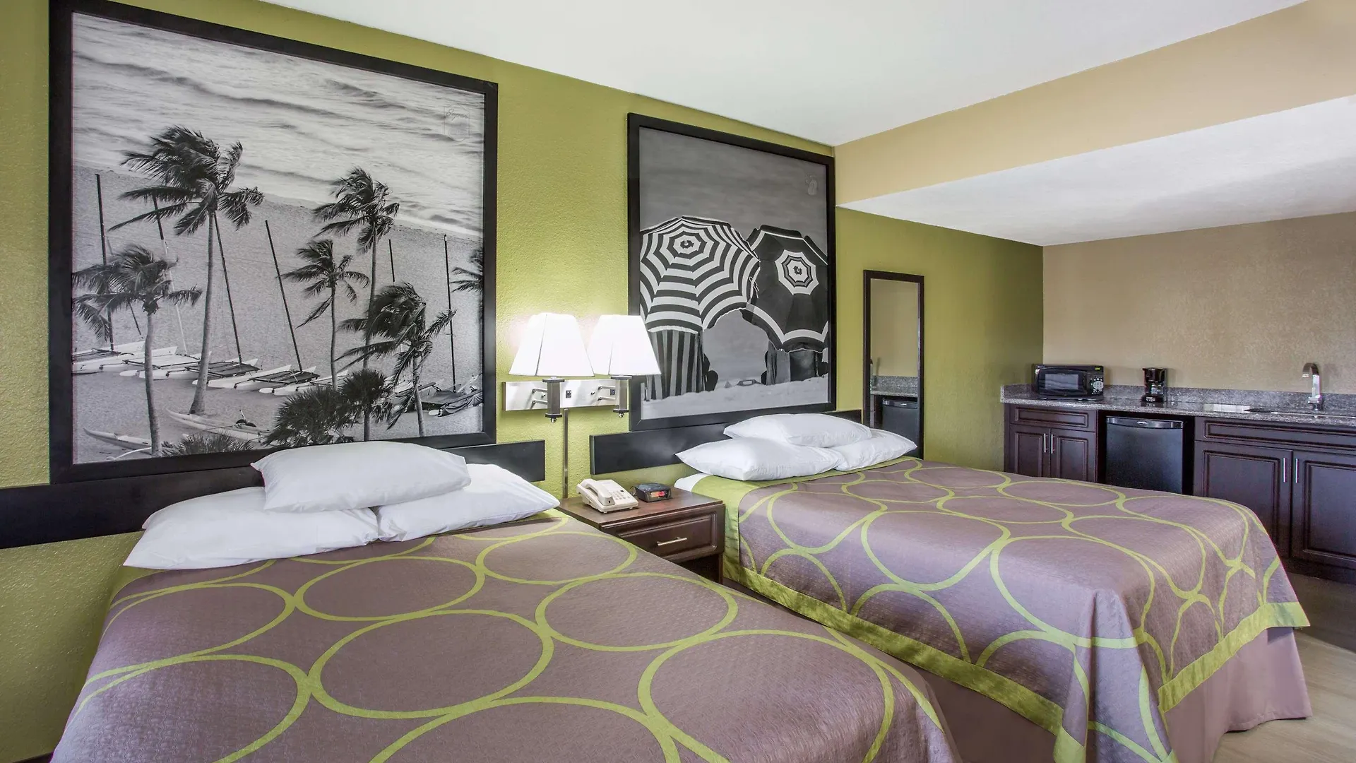 Motel Super 8 By Wyndham Sarasota Near Siesta Key Sarasota