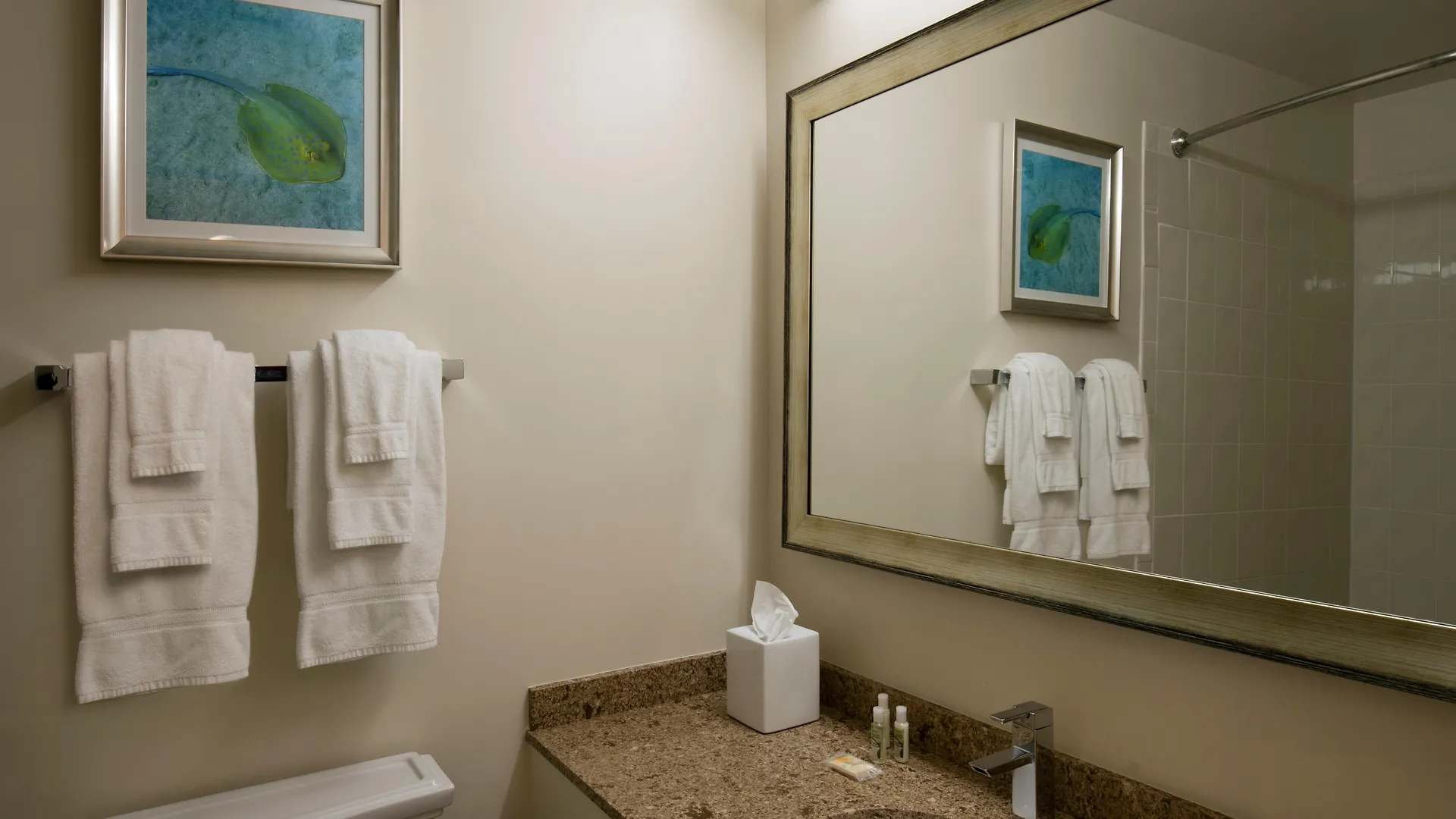 Cirque St Armands Beachside Resort