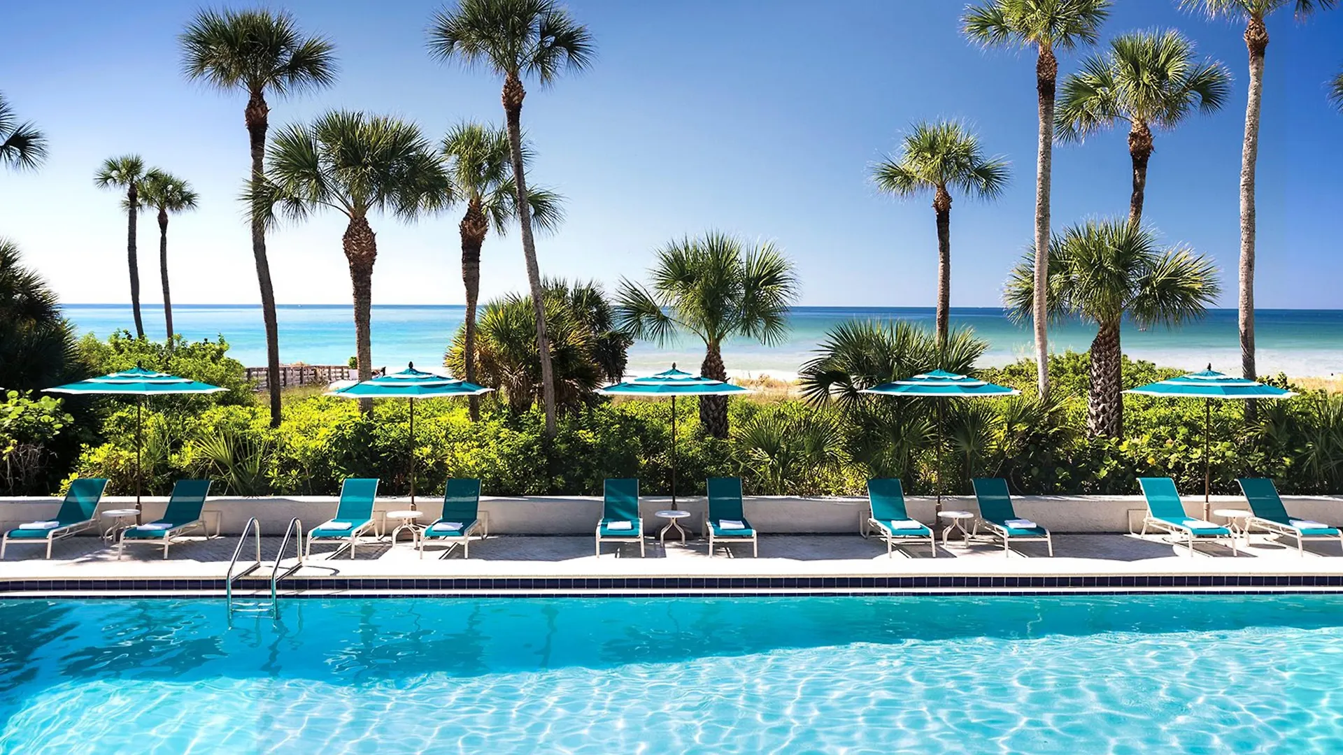 At Club 4* Longboat Key