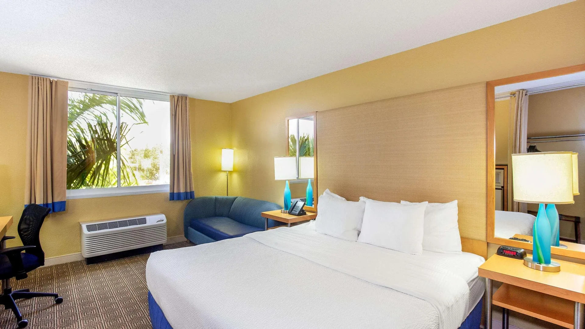 La Quinta By Wyndham Downtown Sarasota