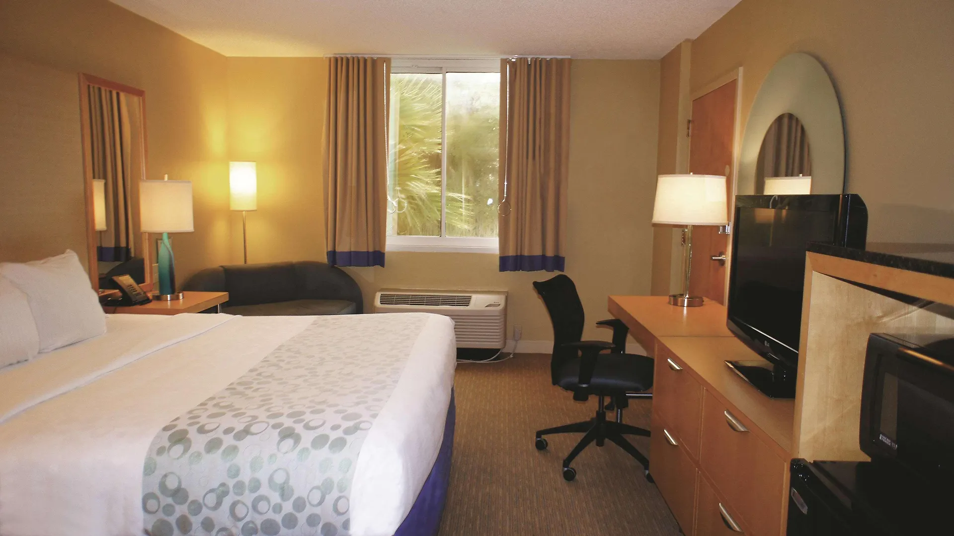 La Quinta By Wyndham Downtown Hotel 3*