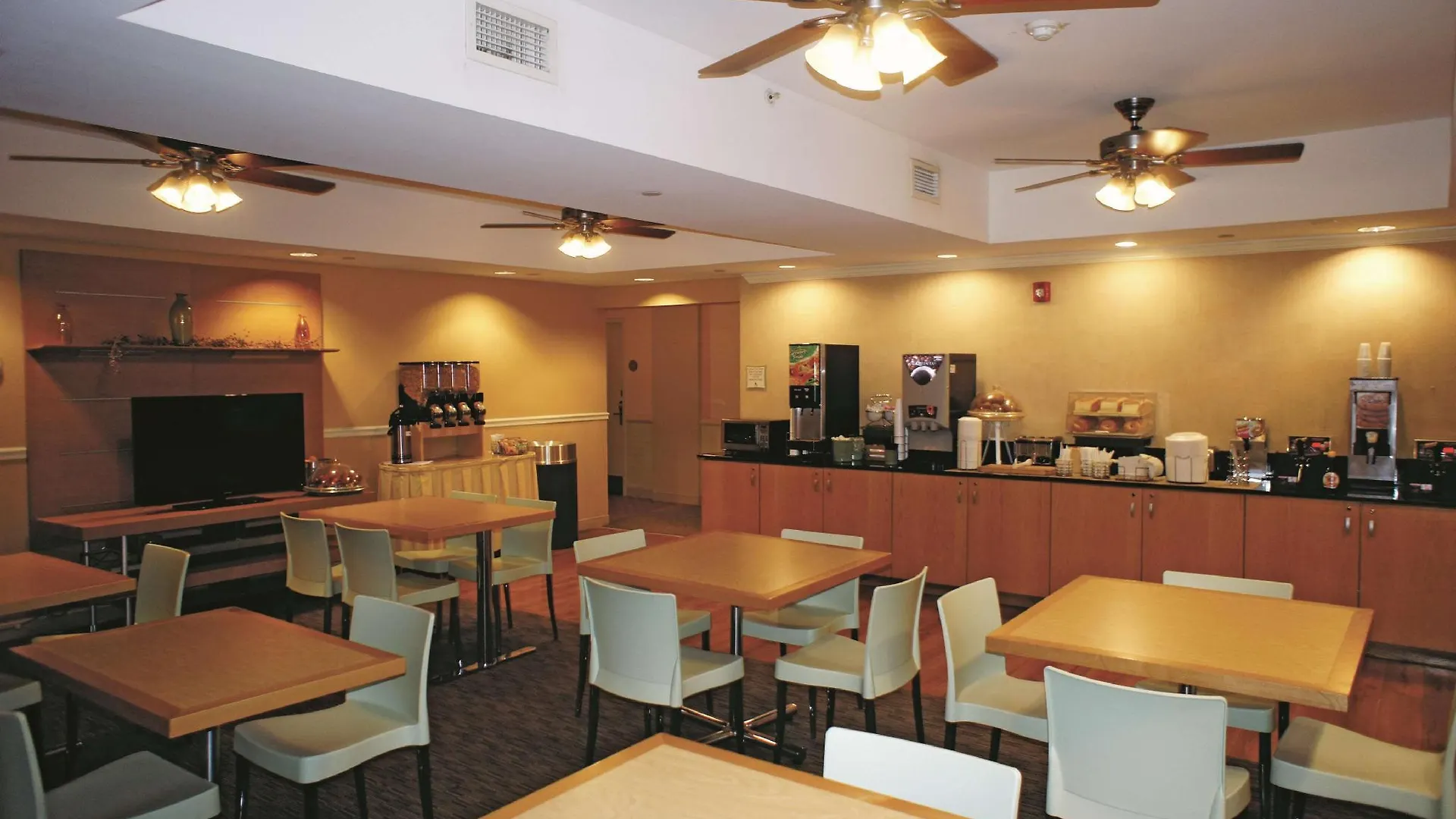 La Quinta By Wyndham Downtown Hotel