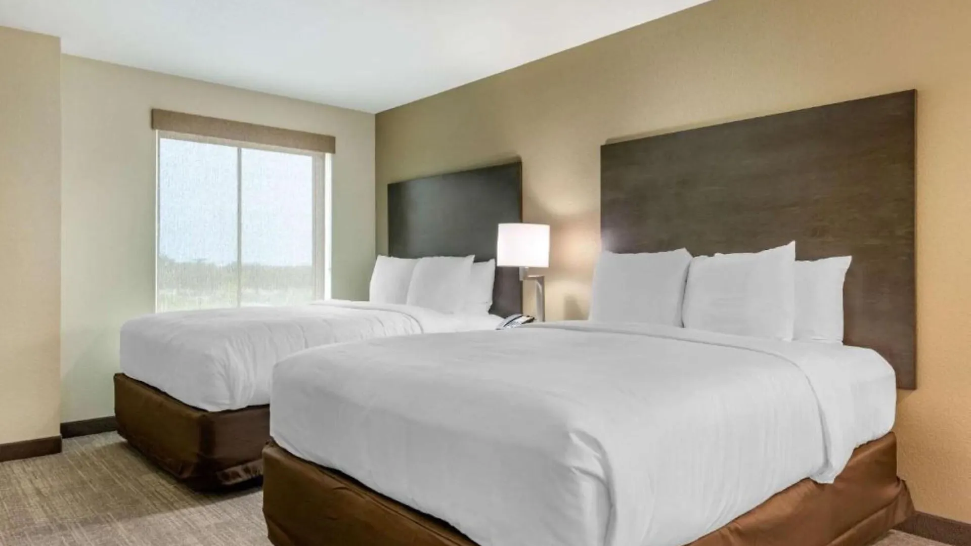 Ameniti Bay - Western Signature Collection Fruitville