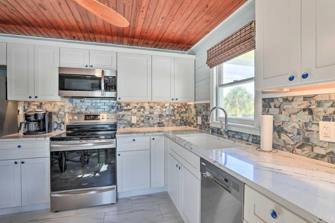 Holiday home Siesta Key Village Less Than Half Mi To Beach! *