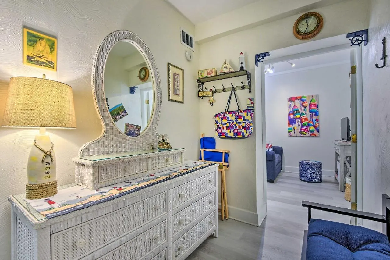In Historic District With Patio! Holiday home