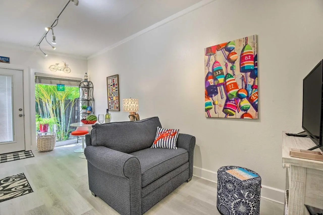 Holiday home In Historic District With Patio!