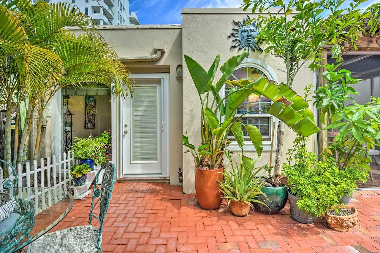 In Historic District With Patio! * Sarasota