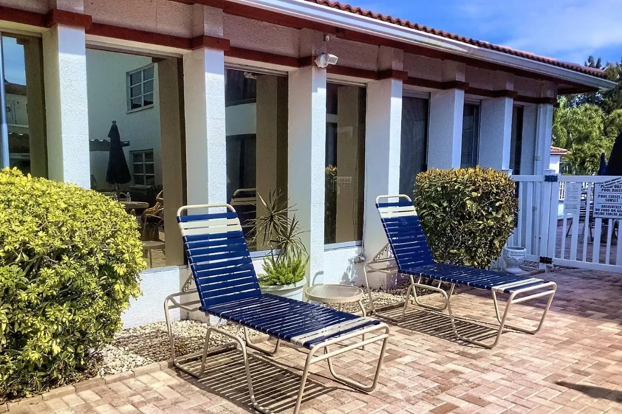 Vista Hermosa Steps To The Heated Pool * Sarasota