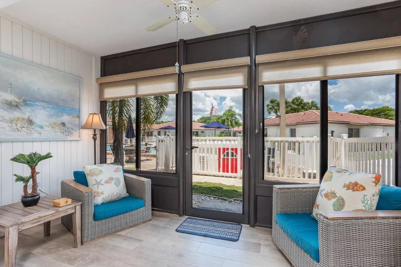 Vista Hermosa Steps To The Heated Pool Sarasota