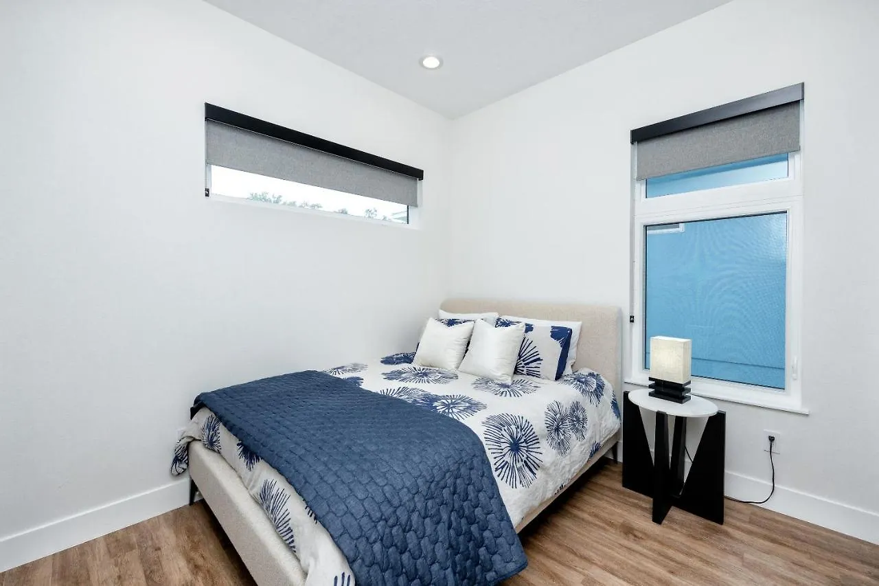 #4 Tropical Paradise With Saltwater Heated Pool 10 Min To Siesta Key Holiday home Sarasota